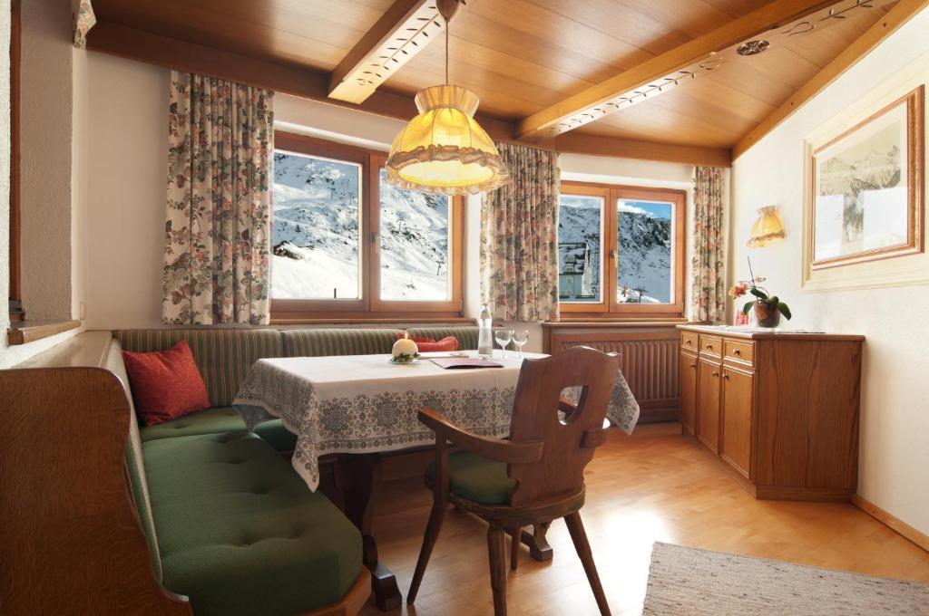 Gasthof Valluga Sankt Christoph Am Arlberg Buitenkant foto