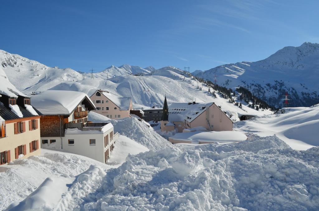 Gasthof Valluga Sankt Christoph Am Arlberg Buitenkant foto